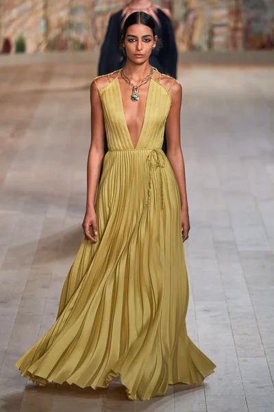 Look 65